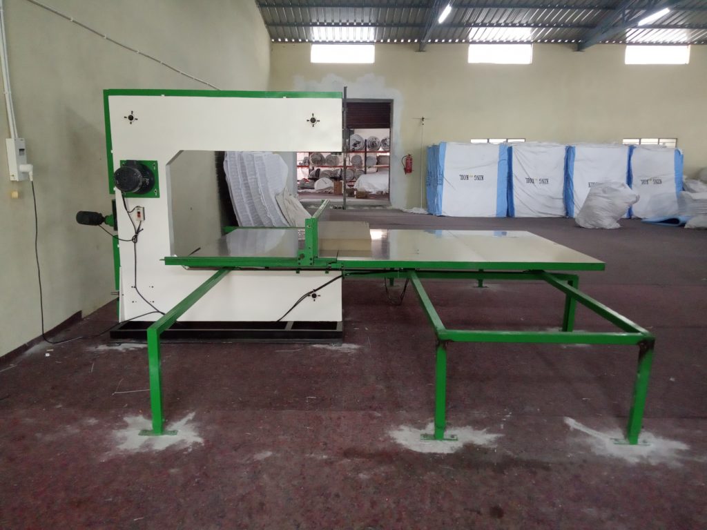 Vertical Foam Cutting Machine1